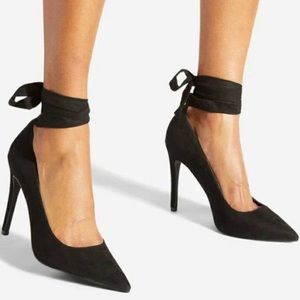 Bought from Shoedazzle, didn’t fit me so its never worn.